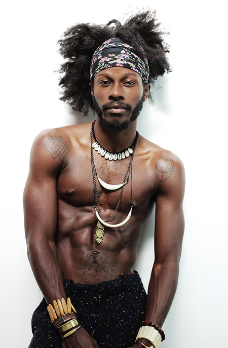 JESSE BOYKINS III 『Love Apparatus』