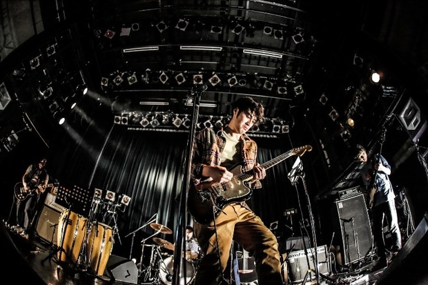 日本語ロックの秘密兵器・ツチヤニボンドが10月発売の新作『3』より収録曲公開中、キセルやL・マルケスと競演ライヴも