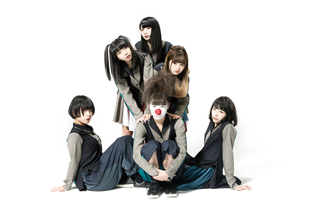 BiS『WHOLE LOTTA LOVE/DiPROMiSE』 繰り返す思い出に振り向かず、真に新生する6人の初インタヴュー!