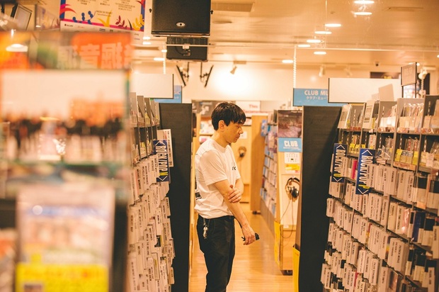 小山田圭吾の選盤に密着! Corneliusのポップアップ・ストアがタワレコ渋谷店にできるまで