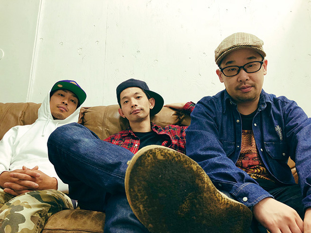 Cracks Brothers『03』 東京産の異能クルーがFEBB AS YOUNG MASONと完成させた待望のファースト・アルバムを語る!