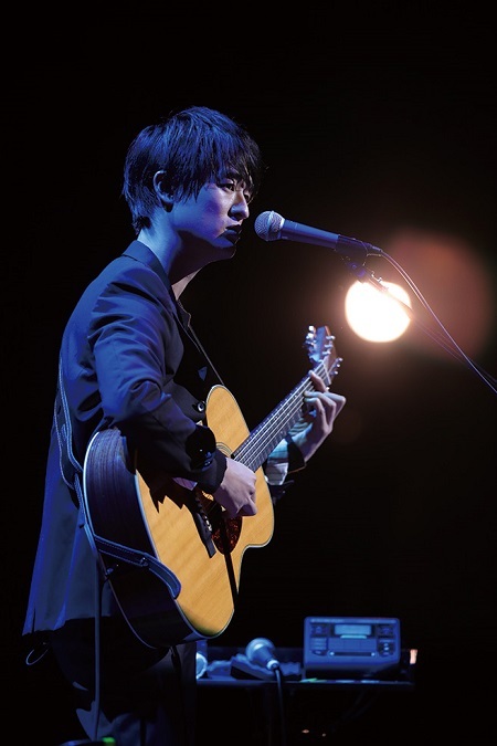 尾崎裕哉がクラシックの殿堂に立つ! ピアノとストリングスなど従えた単独公演〈premium ensemble concert〉をレポ