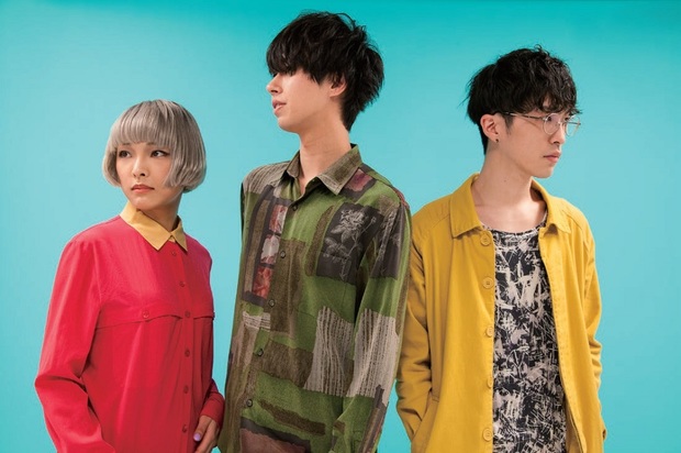 レルエ 『UNITE』 〈今〉のサウンドと生音がミックスされた、繊細ながらスケールの大きい〈レルエ〉サウンド
