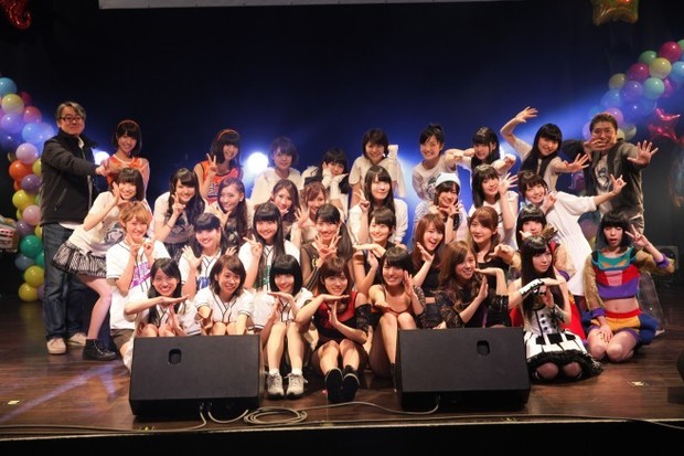 トリはNegicco&最後に全員で“ロマンスの神様”を歌唱! アームレスリング大会も大盛り上がりの〈Tパレ感謝祭 2014〉レポ