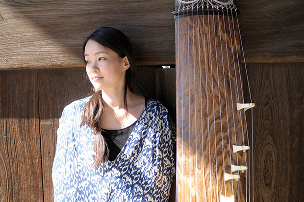 箏の弾き語りで歌を紡いできた真依子が、日本の叙情歌と唱歌を奏でる初のインスト・アルバムで意識したこと