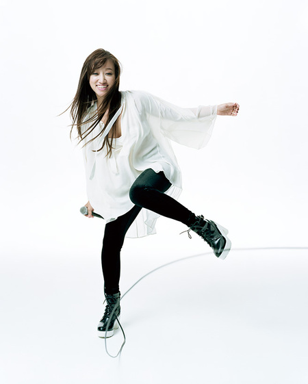 lecca、歌の本質を改めて照らし出す初のベスト盤『BEST POSITIVE』に刻まれた10年の軌跡を語る