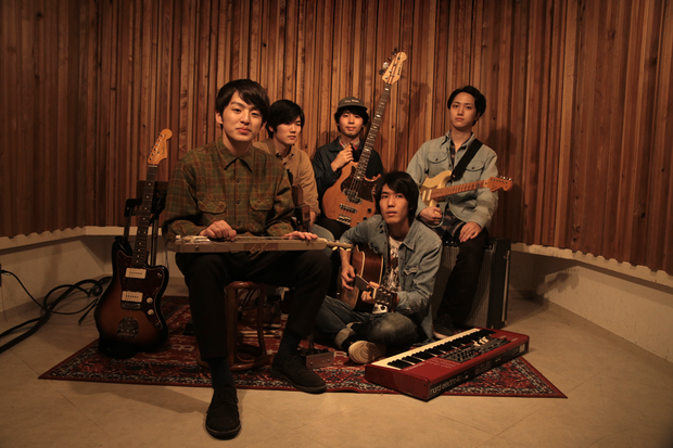 音楽は簡単に前進しない―Wanna-Gonnaがウィルコやラリーパパを背景に向かう、〈新しくも古くもない〉場所