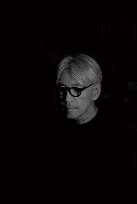 エノケンから坂本九、くるりまで、坂本龍一が日本の歌謡曲&ポップスがいかに変化/発展してきたかを辿る〈schola vol.16〉