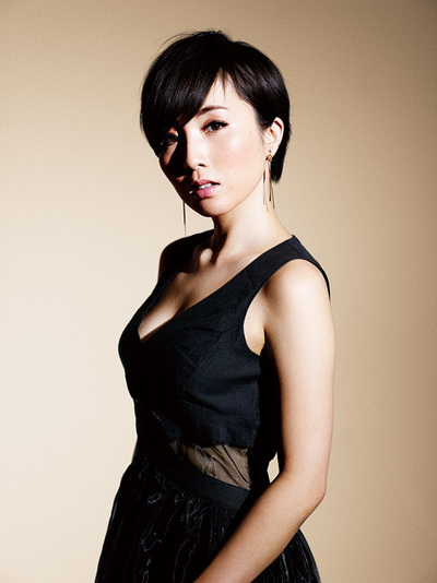 Nao Yoshioka、R&Bの名匠ゴードン・チェンバースやブライアン・オウエンズら迎えオリジナル曲中心に据えたメジャー初作