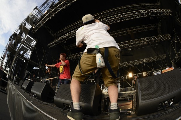 Sim主催 Dead Pop Festival 16 Day 2 重厚感溢れるラインナップ揃ったcave Stageの模様をレポ Mikiki Sim主催 Dead Pop Festival 16 Day 2 重厚感溢れるラインナップ揃ったcave Stageの模様をレポ Mikiki