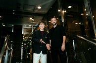 ペンギン・カフェの子供たち――アーサー・ジェフス × 鈴木惣一朗が初対面。和やかに語った、父のこと、録音のこと、これからのこと