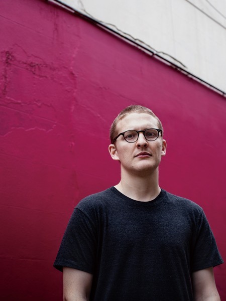 フローティング・ポインツが語る初アルバム『Elaenia』―電子音楽の鬼才が本領発揮したコンテンポラリーな総合芸術とは