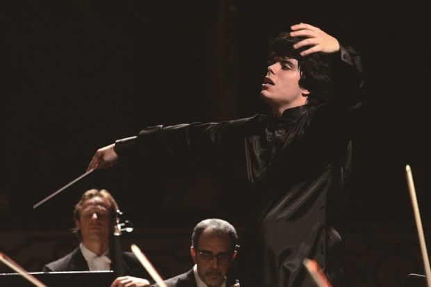 アンドレア・バッティストーニ（Andrea Battistoni）『レスピーギ：ローマ三部作』間違いなく天才指揮者!　日本で大ブレーク