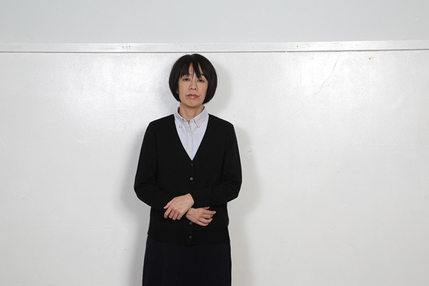 Phewの20年ぶり新作『ニューワールド』は、声と言葉と音がラジカルにこだまするパンクで千変万化な電子音楽盤