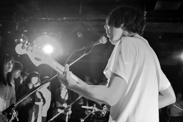 Klan Aileenのワンマン・フロア・ライヴ〈9th Floor〉をレポート! たった2人で〈ロック・バンド〉の意味を問う轟音