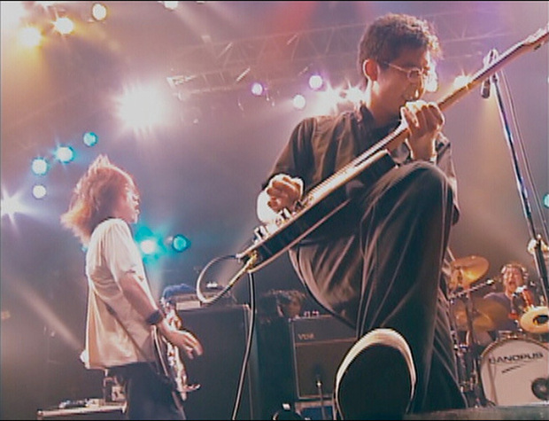 NUMBER GIRLの未パッケージ化ライヴ3本収録した「記録映像 LIVE 1999-2002」登場&過去DVD作品がBlu-ray化