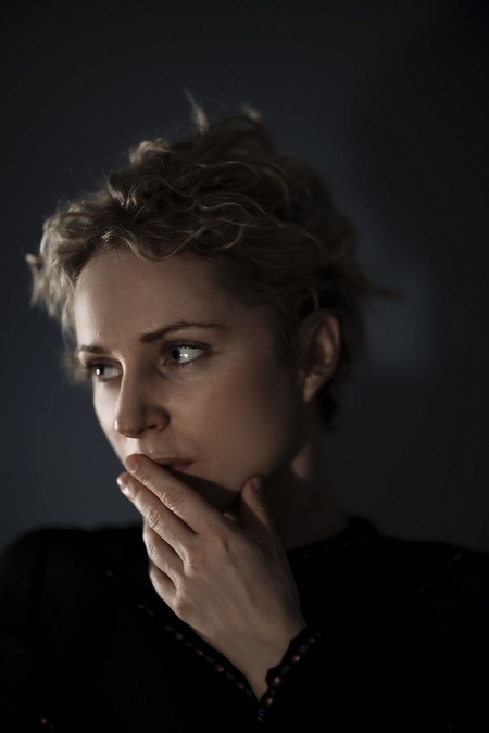 アグネス・オベル(Agnes Obel)× 室内楽アンサンブルのライブ映像に嘆息