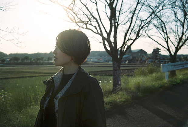 酒井尚子『The Light』 豪華アーティストも華を添える、ナチュラルなヴォーカルで彩られたデビュー・アルバム!