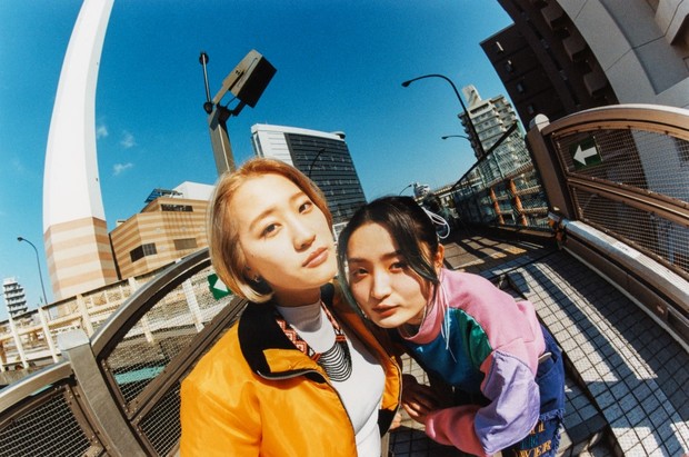 illiomoteにTOWER DOORSから6つの質問 池袋発カラフル&ファッショナブルなYOCOとMAIYAの幼なじみ2人組