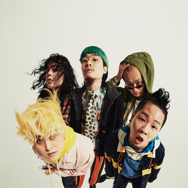 Kroi『LENS』大特集中! | Mikiki by TOWER RECORDS