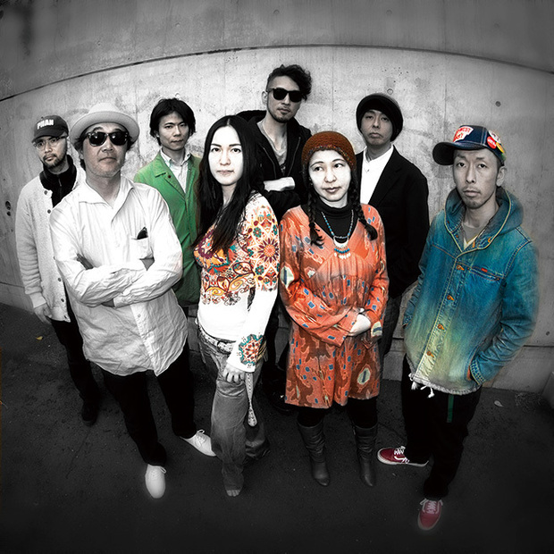 JariBu Afrobeat Arkestra――アフロビートの可能性に〈挑戦〉し続ける8人組。大地を揺るがすグルーヴは、オーディエンスをたちまちのうちにロックする!